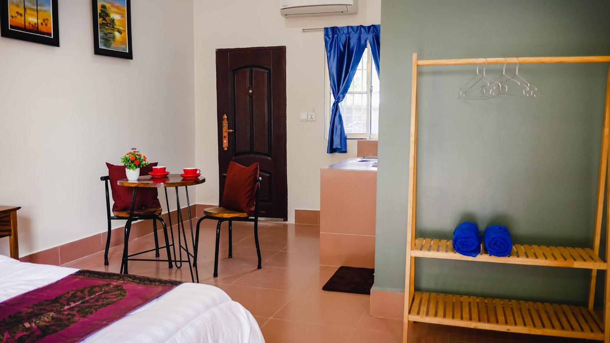 Lea'S Guesthouse And Restaurant Kampot Exterior foto